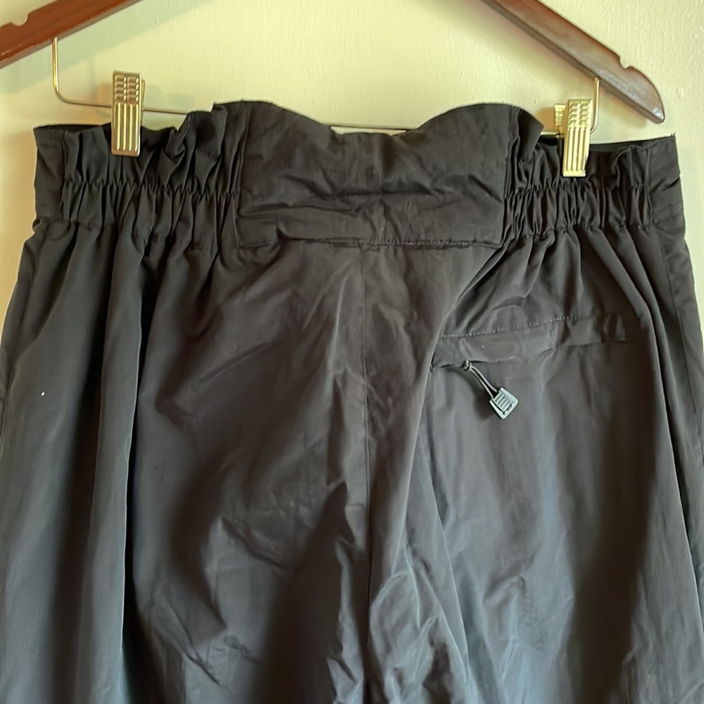 Simple black snowboarding pants - Picture 6 of 6
